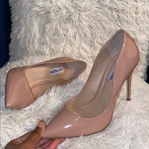 Steve Madden nude pumps